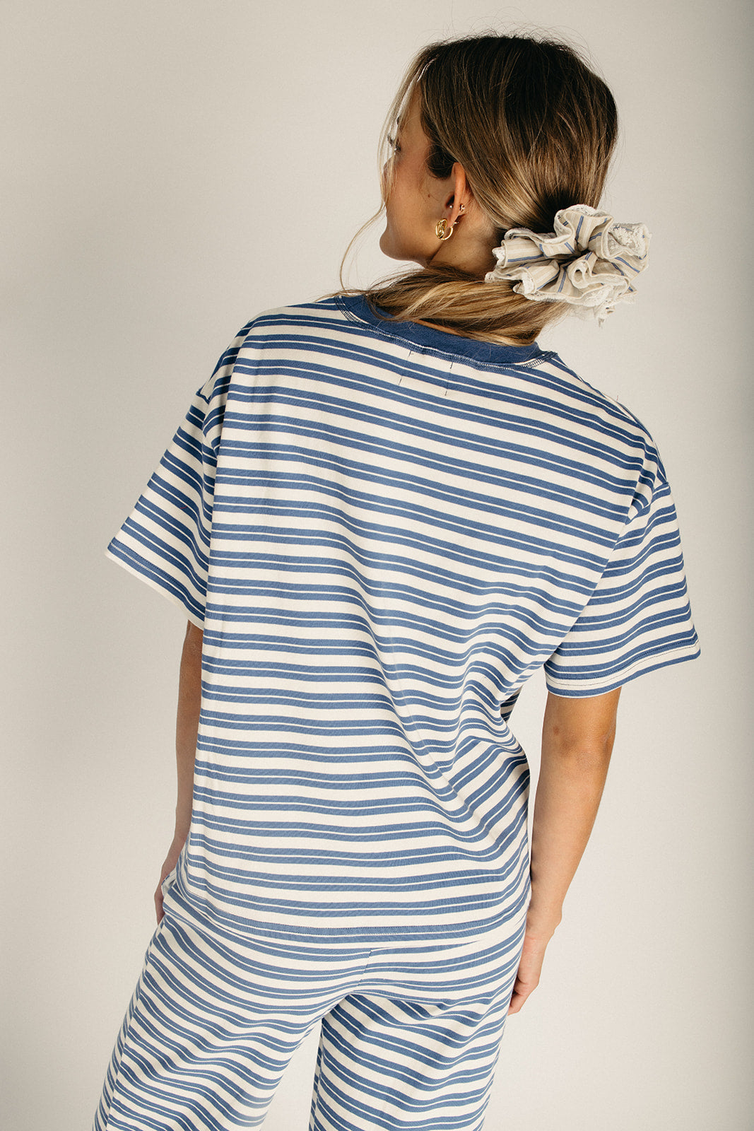 The Gallatin Striped Lounge Tee in Dusty Blue