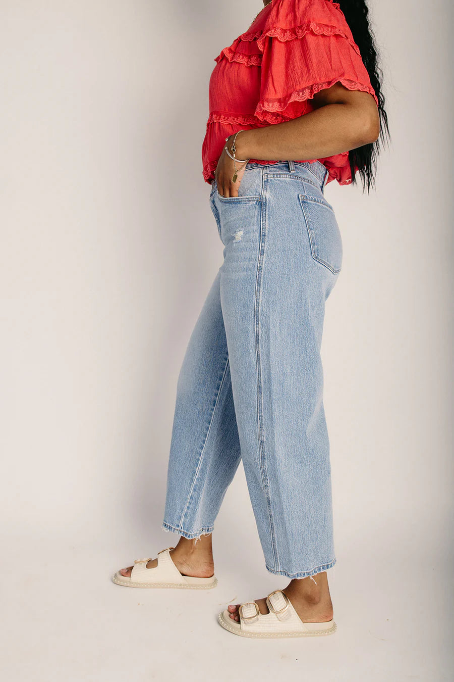The Augustus Crop Barrel Jean in Light Wash